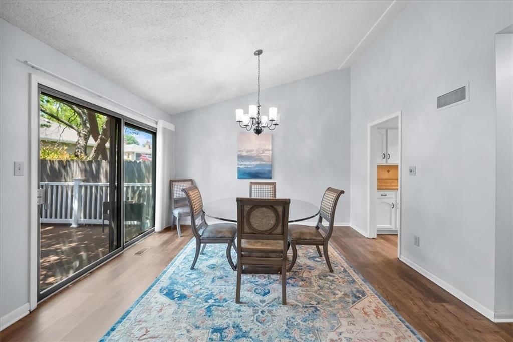 9698 Oakshire Street — photo 10