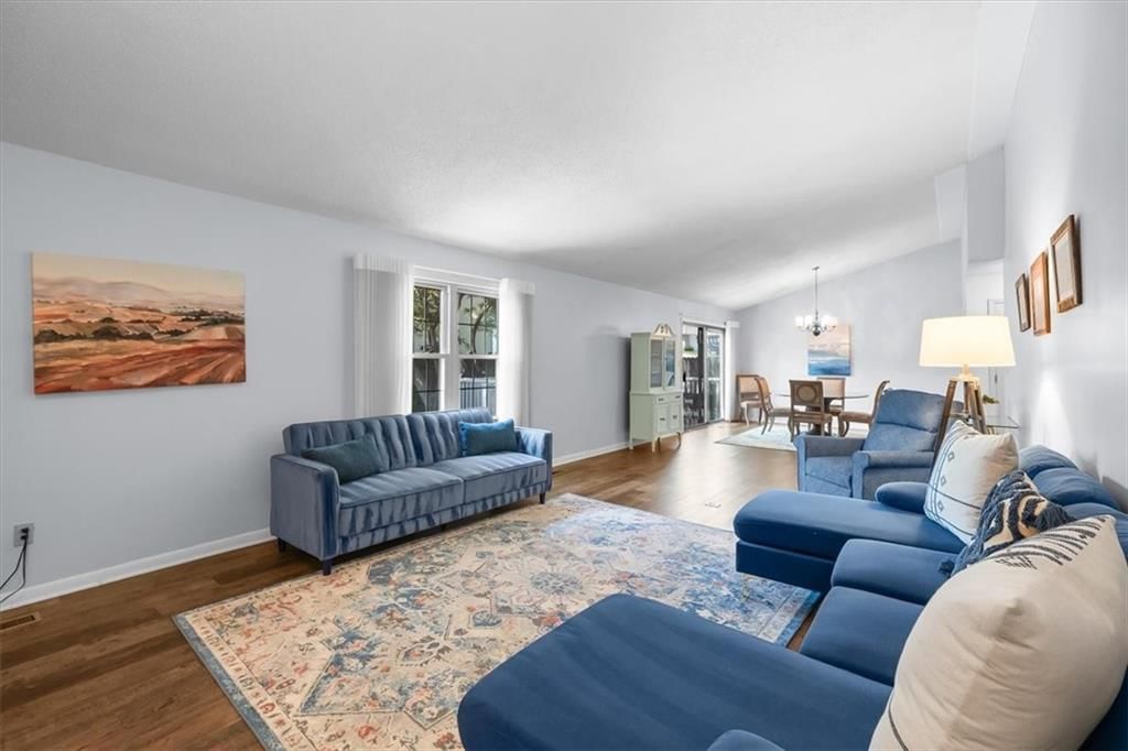 9698 Oakshire Street — photo 12