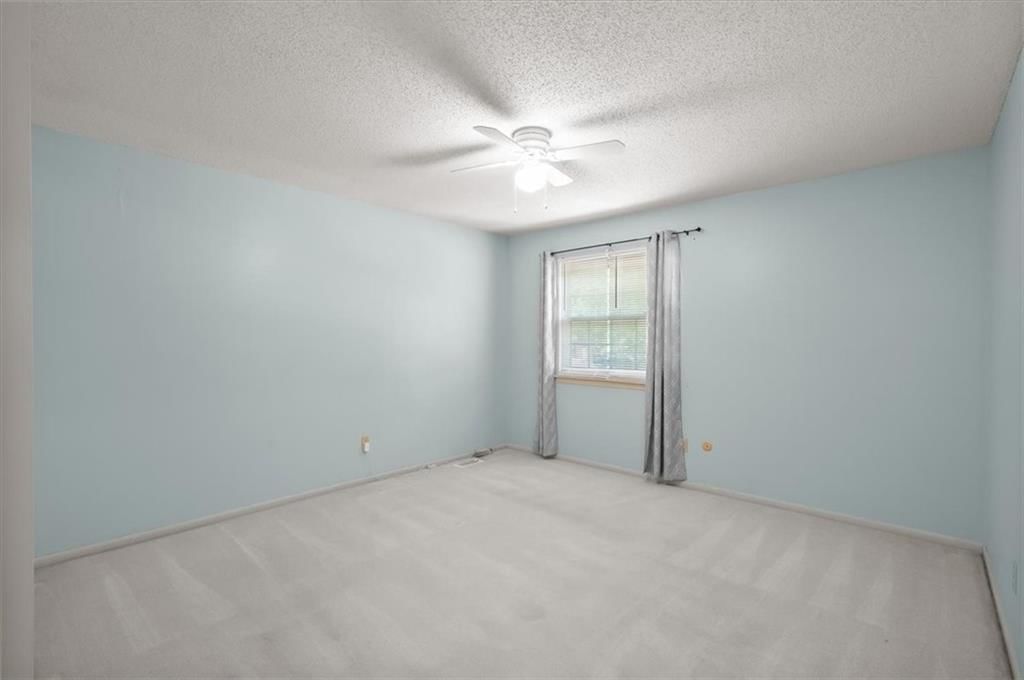 9698 Oakshire Street — photo 17