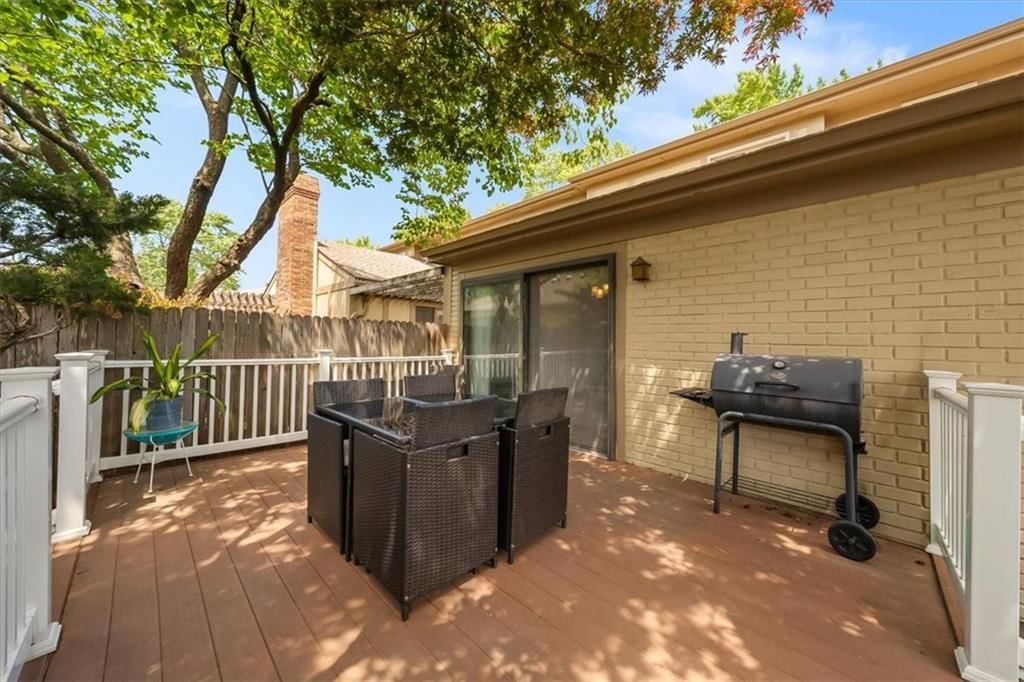 9698 Oakshire Street — photo 27