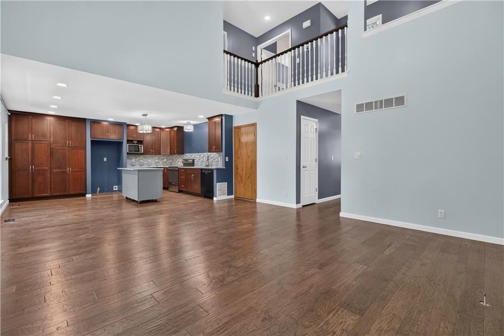 7418 W 152nd Street — photo 8