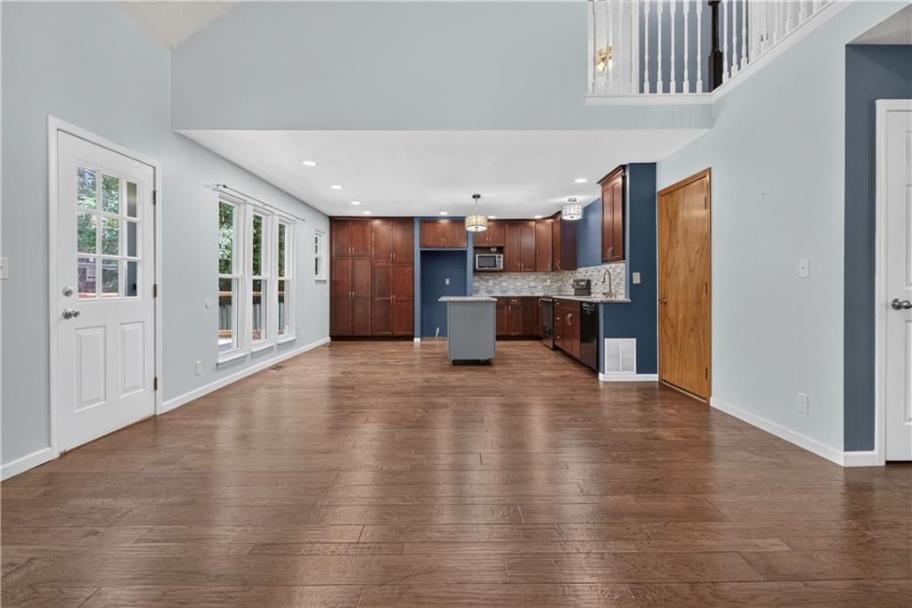 7418 W 152nd Street — photo 9