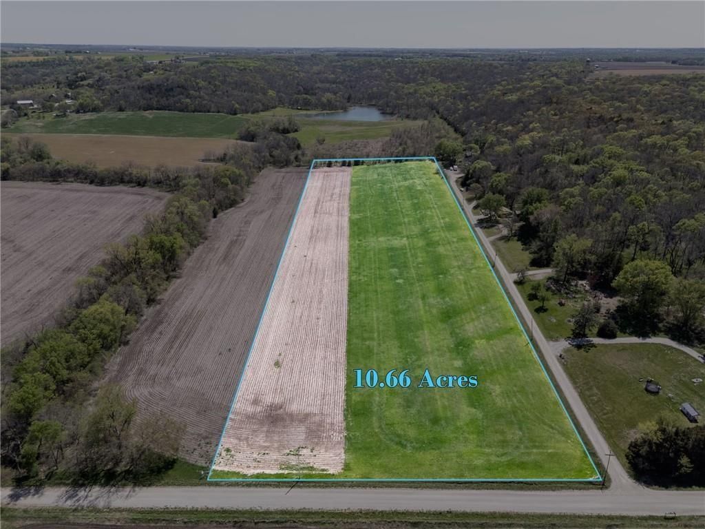 10.66 Acres M/L N 800 Road — photo 2