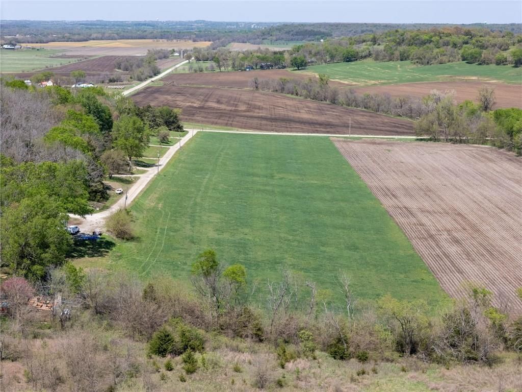 10.66 Acres M/L N 800 Road — photo 12