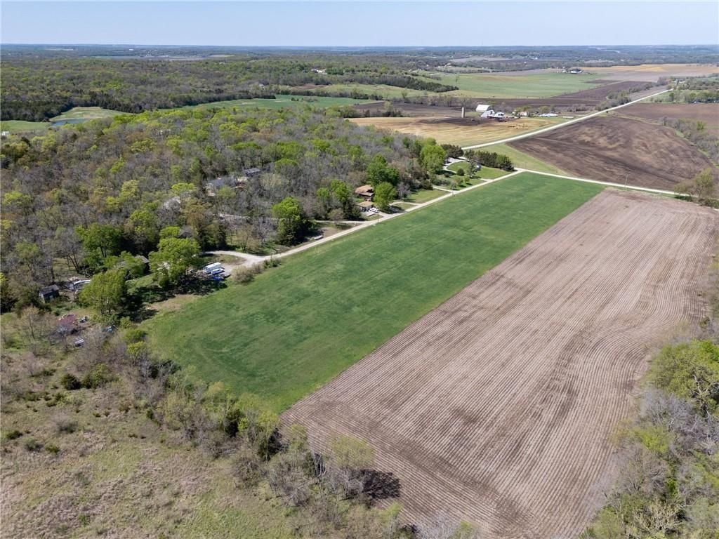10.66 Acres M/L N 800 Road — photo 13