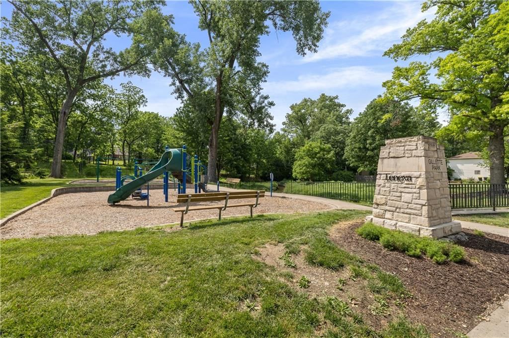 8925 Gillette Street — photo 23