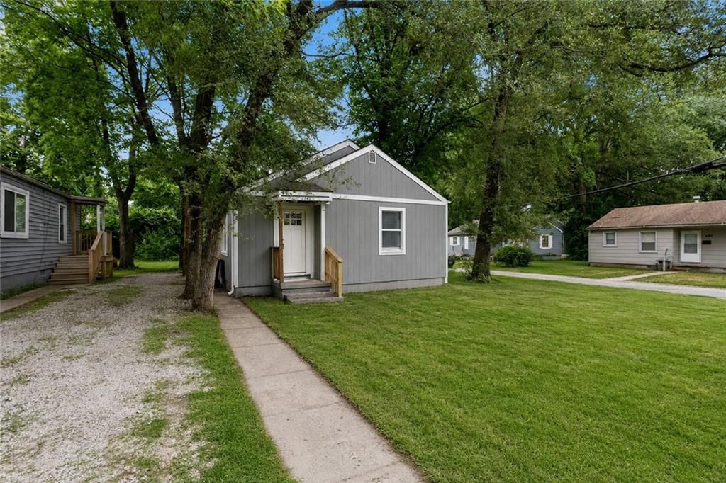 2543 Lister Avenue — photo 2