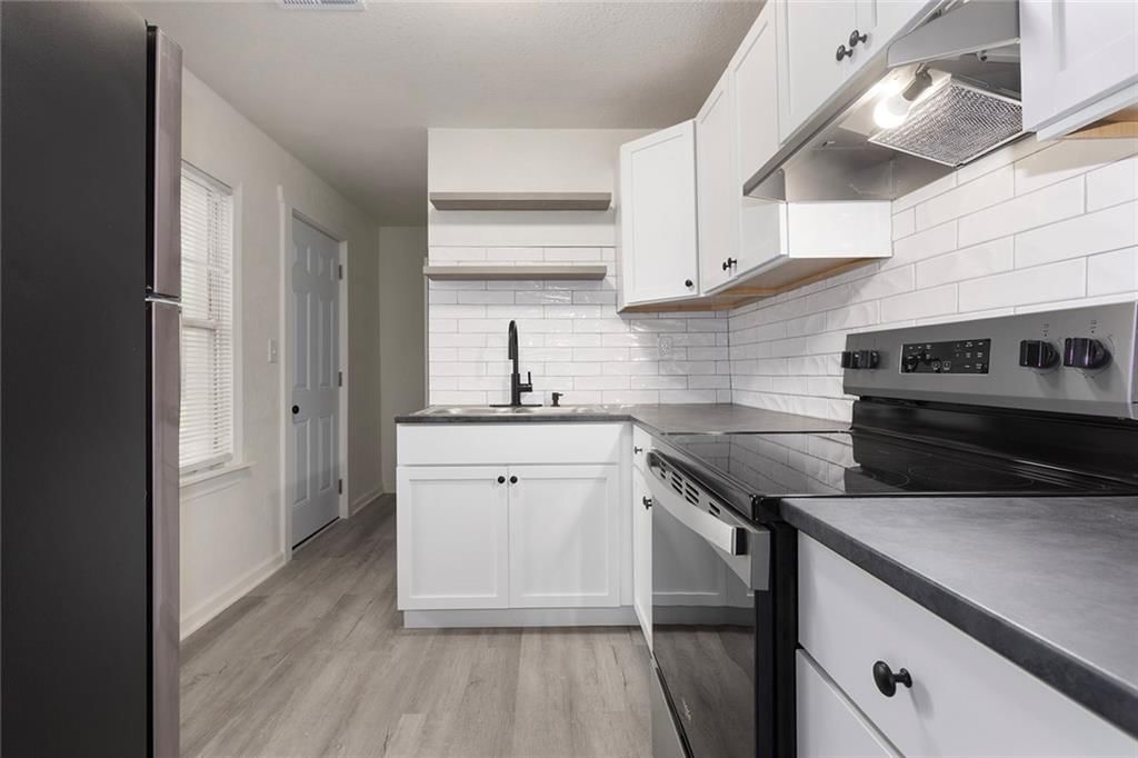 2543 Lister Avenue — photo 6
