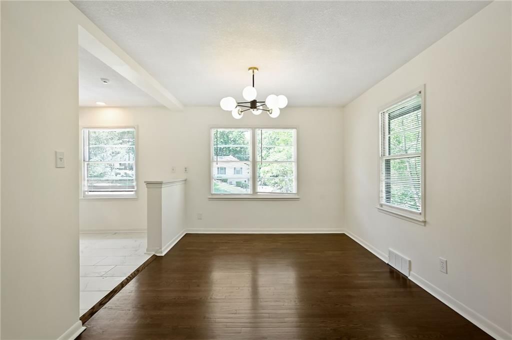 6711 N Broadway Street — photo 9