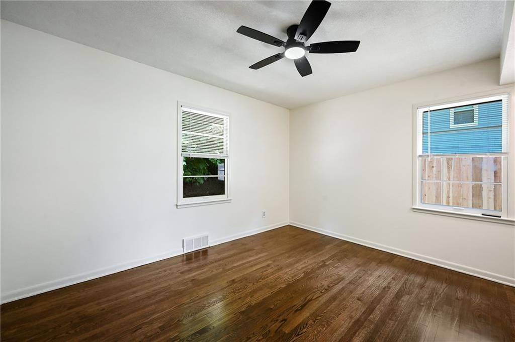 6711 N Broadway Street — photo 13