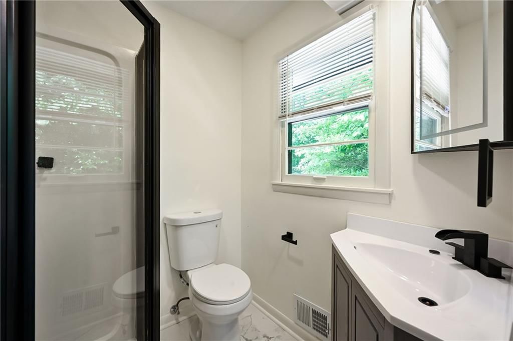 6711 N Broadway Street — photo 14
