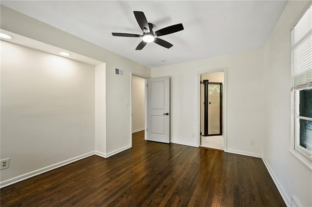 6711 N Broadway Street — photo 15