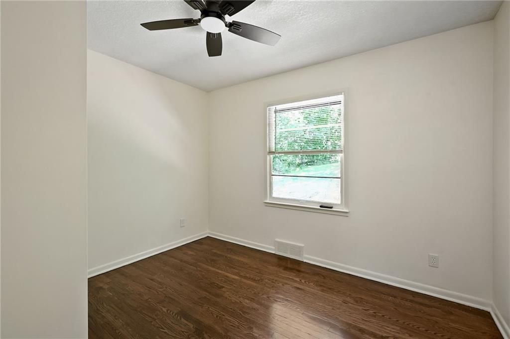 6711 N Broadway Street — photo 17