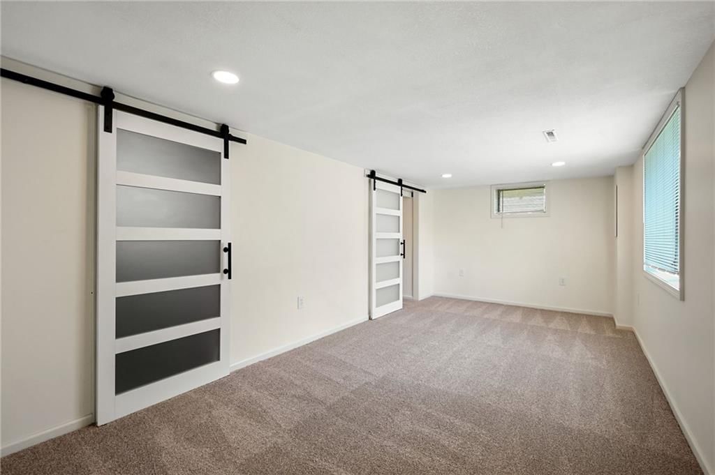 6711 N Broadway Street — photo 20