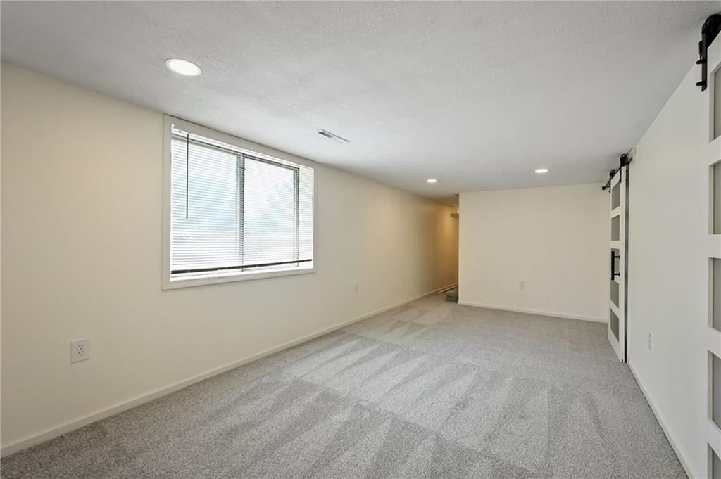 6711 N Broadway Street — photo 21