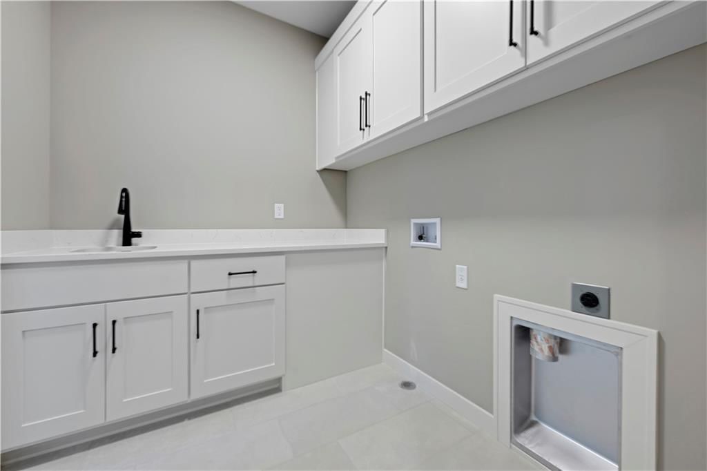 17305 Earnshaw Street — photo 32