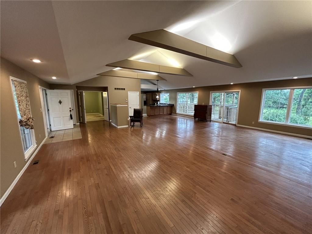 912 Briarwood Lane — photo 3