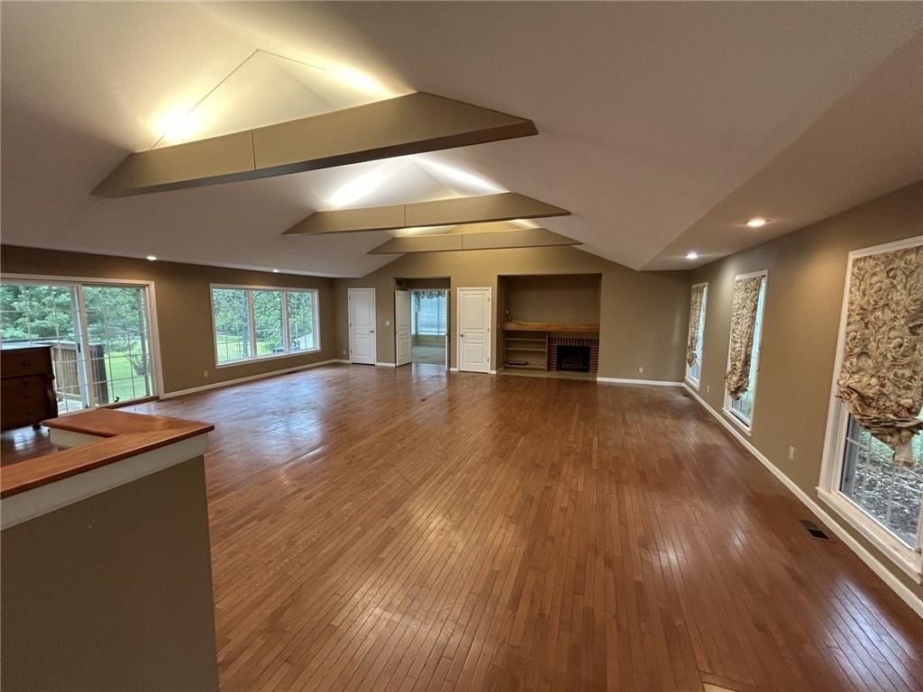 912 Briarwood Lane — photo 4