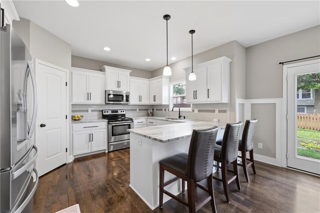 1273 SW Nagona Lane — photo 3