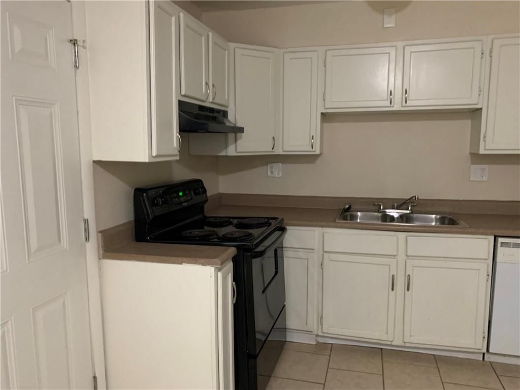 10821 BENNINGTON Avenue — photo 6
