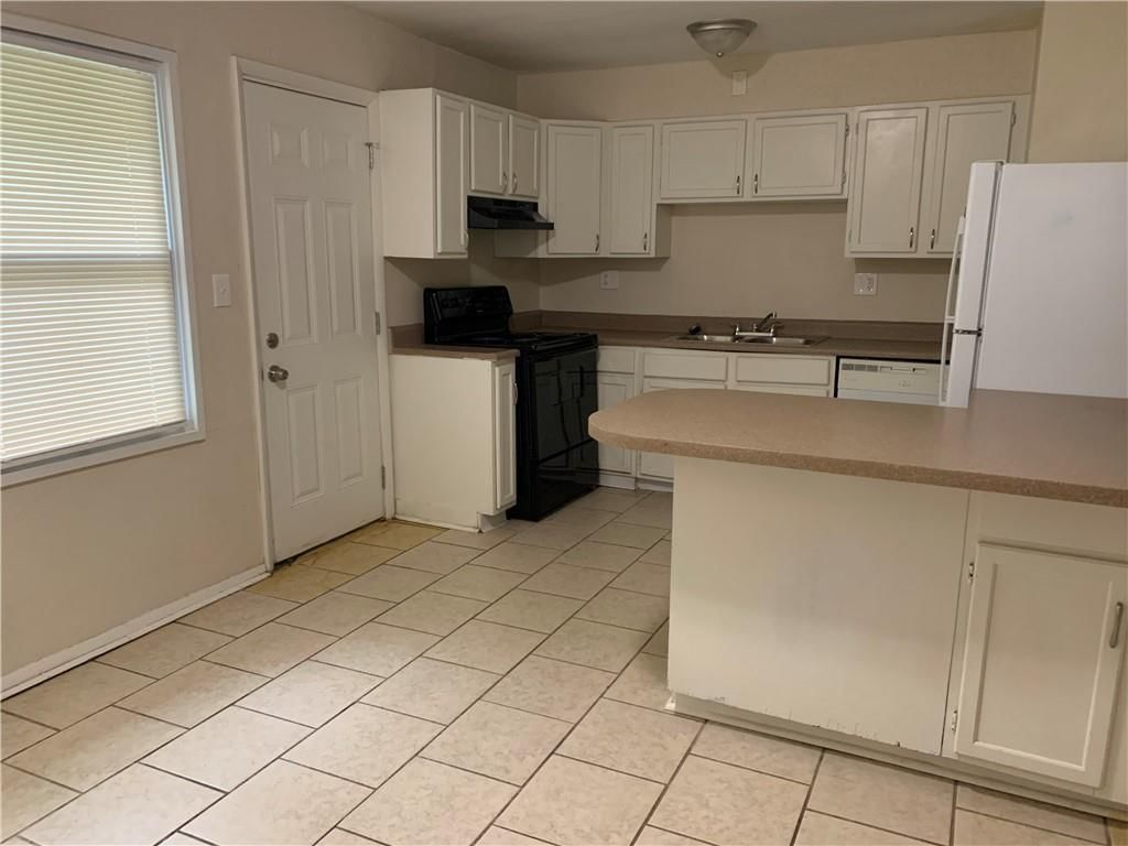 10821 BENNINGTON Avenue — photo 8