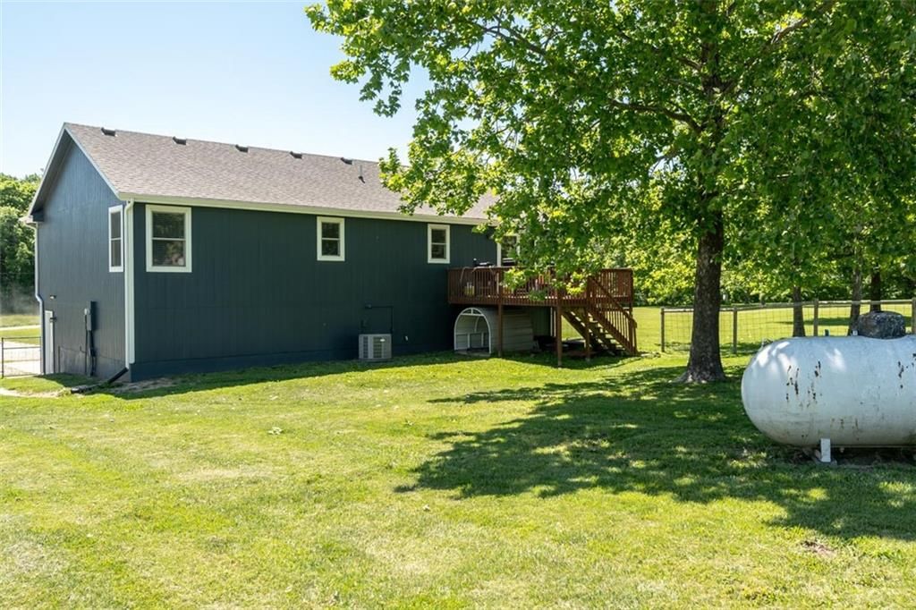 2505 Thomas Terrace — photo 9