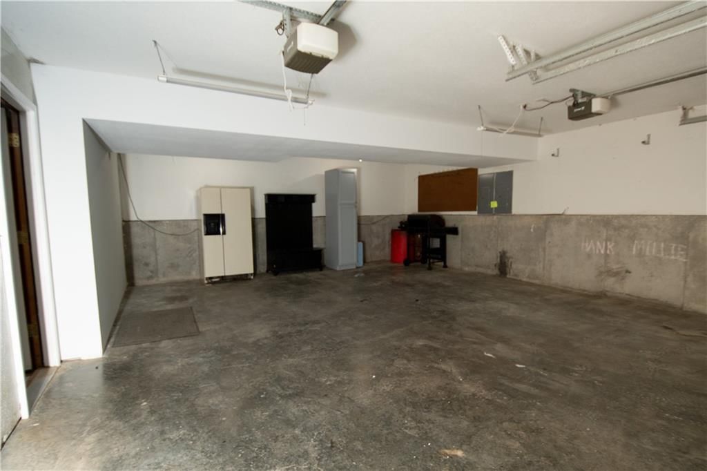 2505 Thomas Terrace — photo 29