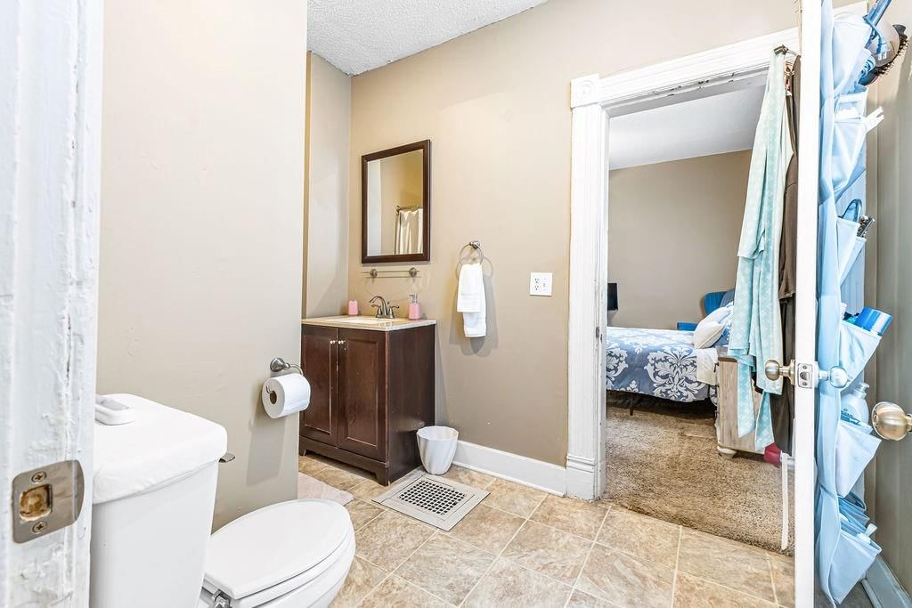 1819 Dewey Avenue — photo 15