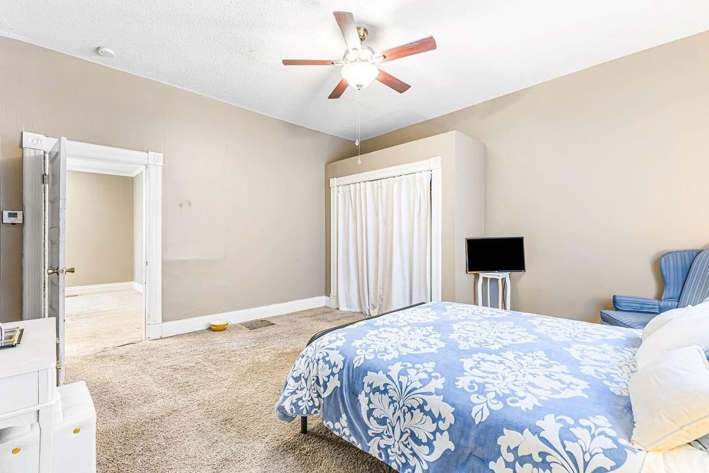 1819 Dewey Avenue — photo 19
