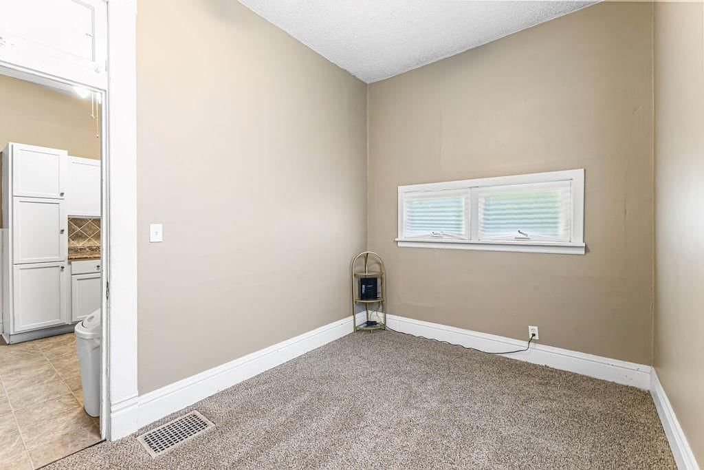 1819 Dewey Avenue — photo 25