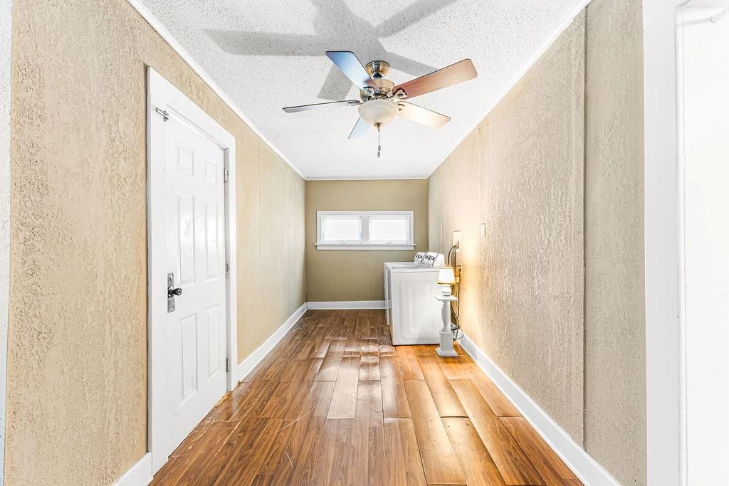 1819 Dewey Avenue — photo 28