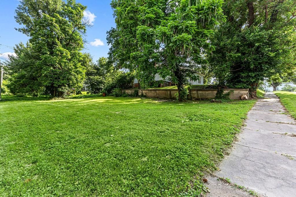 1819 Dewey Avenue — photo 30