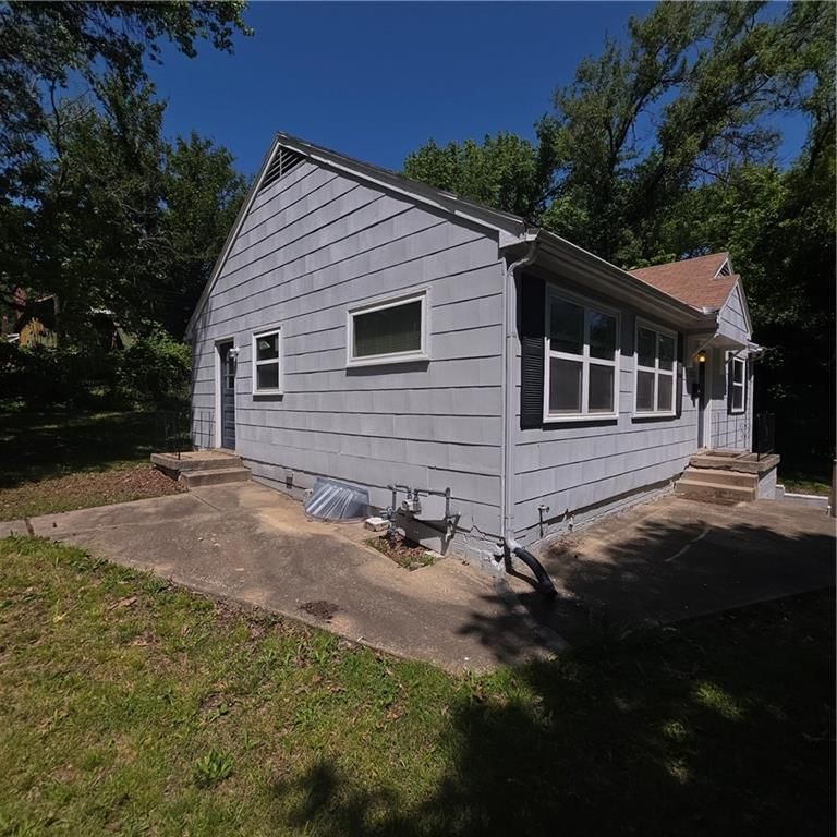 6636 Flora Avenue — photo 2