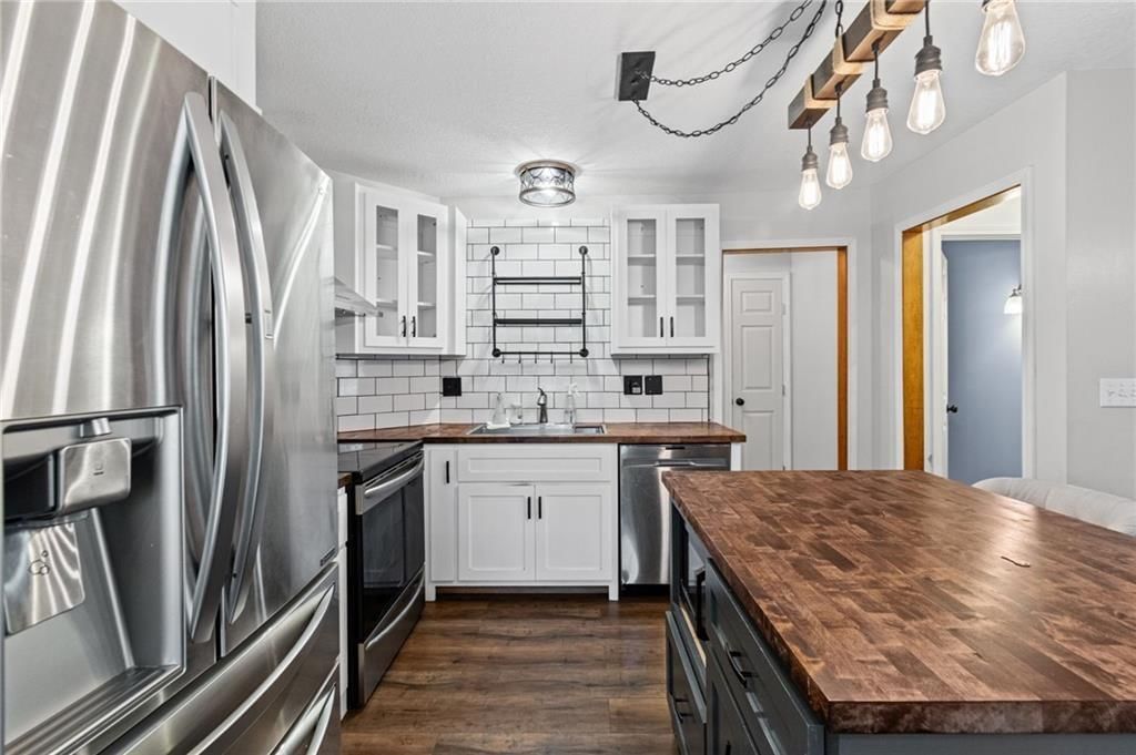 423 N Armstrong Street — photo 2
