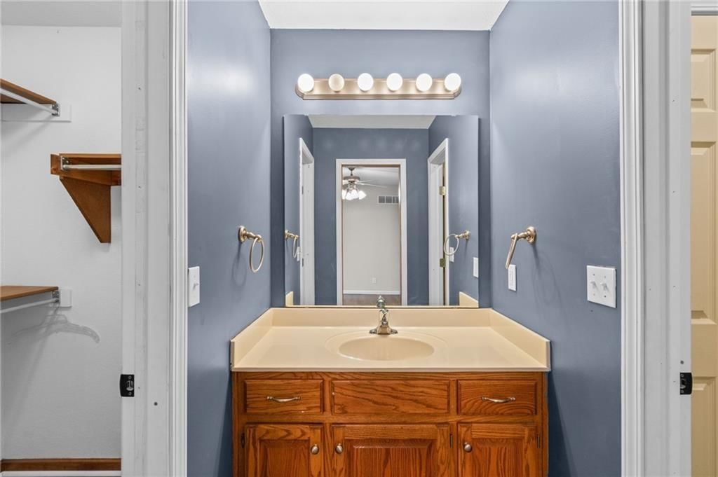 423 N Armstrong Street — photo 10