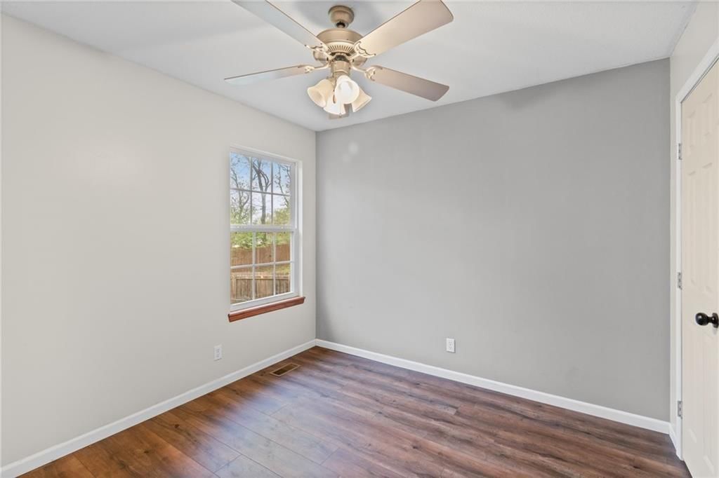 423 N Armstrong Street — photo 16