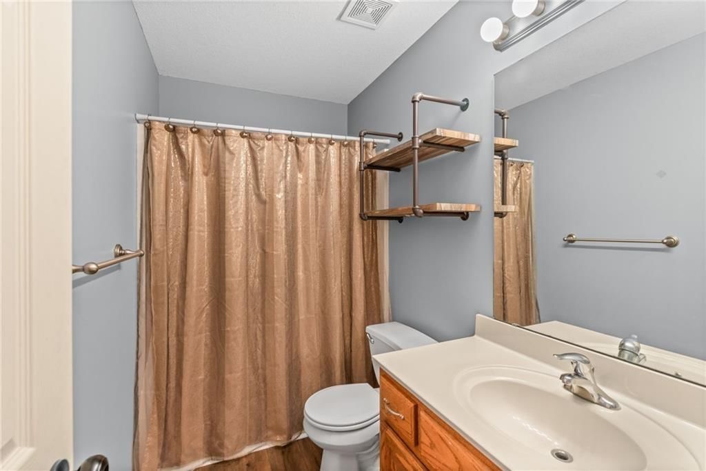 423 N Armstrong Street — photo 17