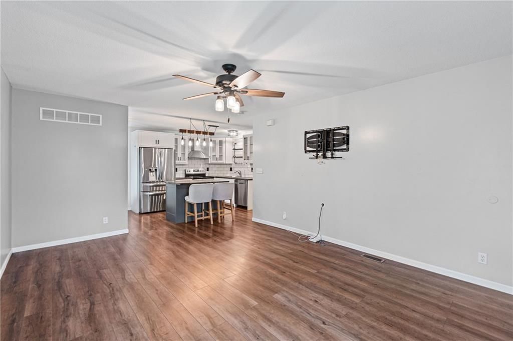 423 N Armstrong Street — photo 25