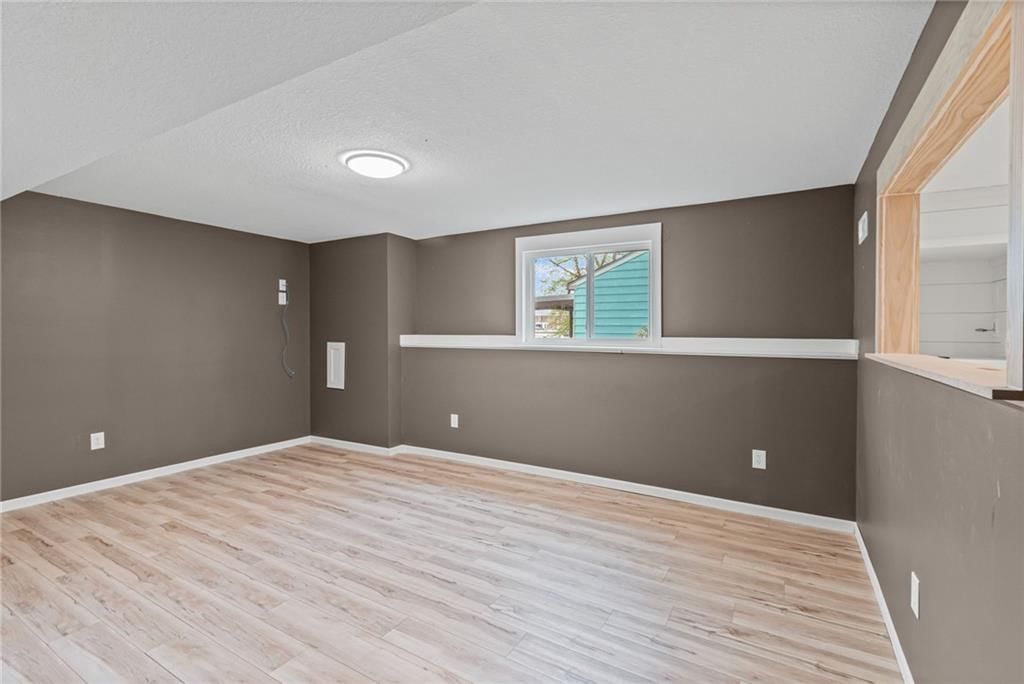 423 N Armstrong Street — photo 28
