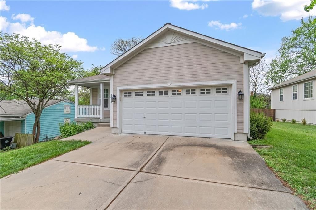 423 N Armstrong Street — photo 36