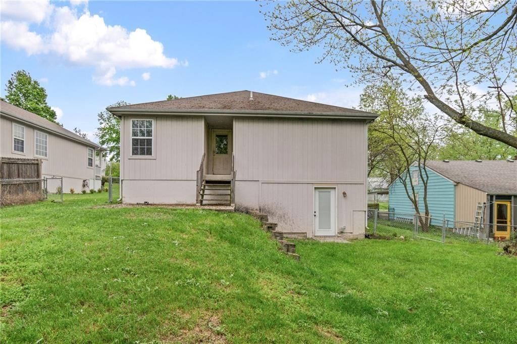 423 N Armstrong Street — photo 39