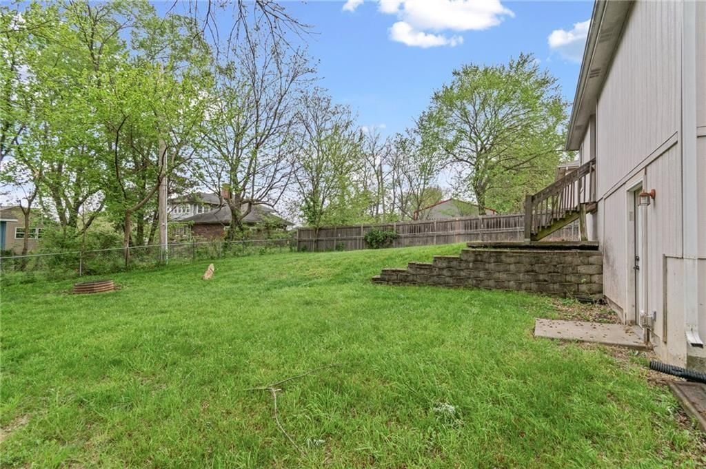 423 N Armstrong Street — photo 41