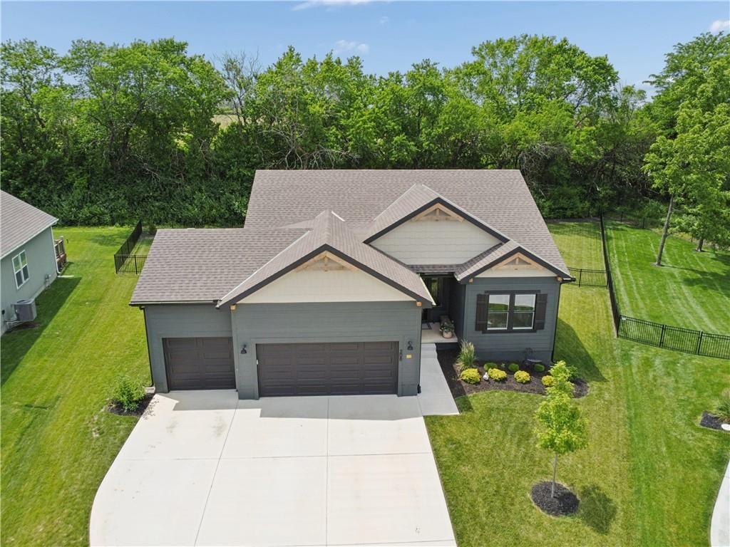 308 Woodview Drive — photo 3