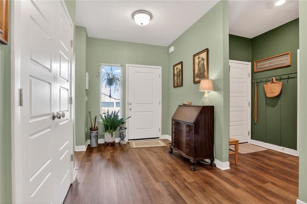 308 Woodview Drive — photo 5