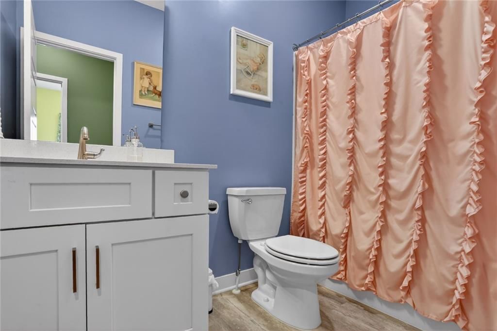 308 Woodview Drive — photo 8