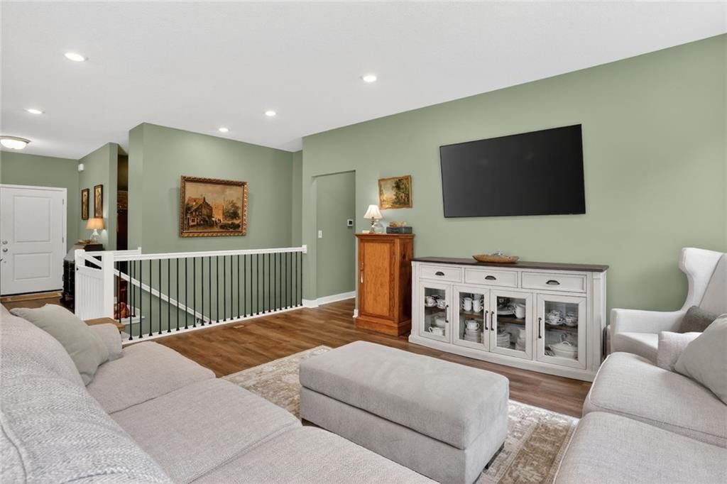 308 Woodview Drive — photo 11