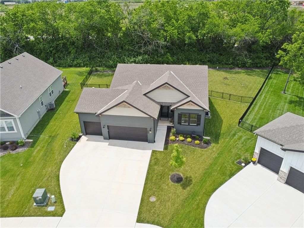 308 Woodview Drive — photo 30