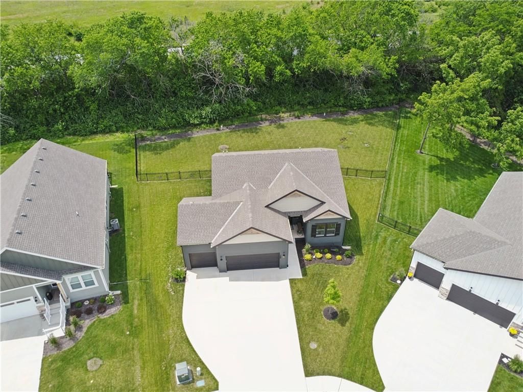 308 Woodview Drive — photo 31