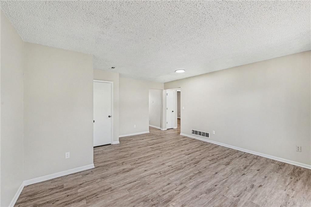 1310 NW Valley Woods Court — photo 5