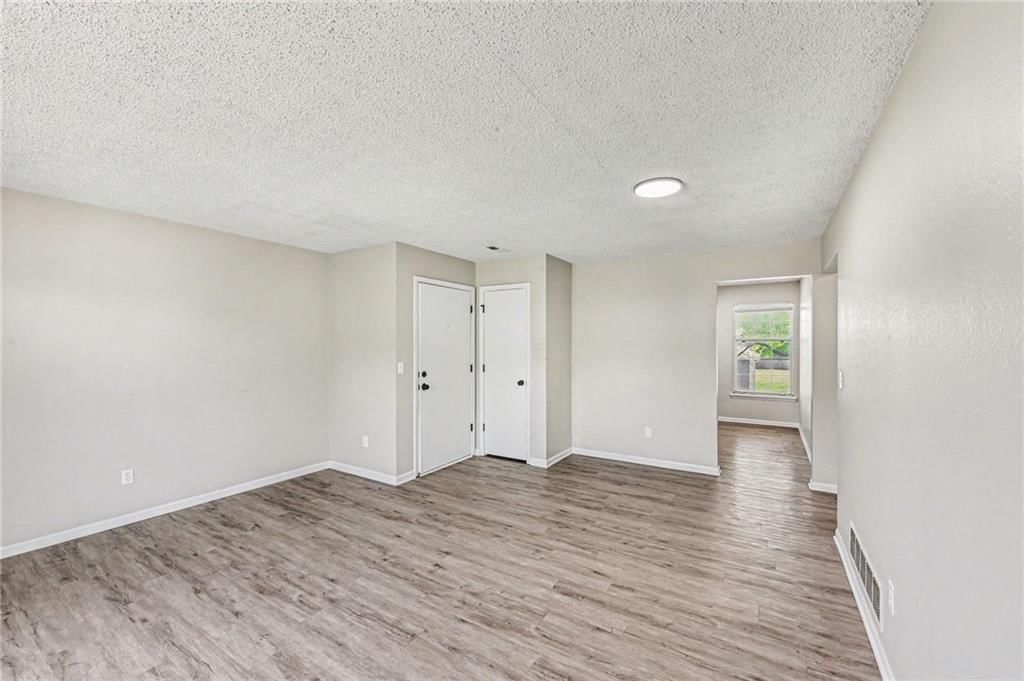 1310 NW Valley Woods Court — photo 6